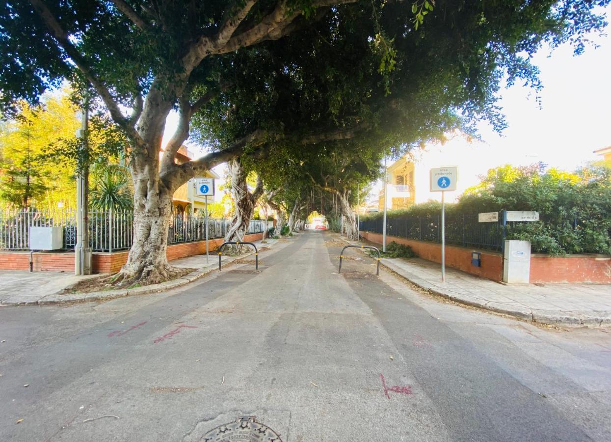 Villa Mondello Beach The House With Green Lawns Exterior foto